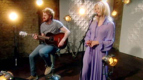 Pixie Lott - No Ordinary Tourist - LIVE Weekend